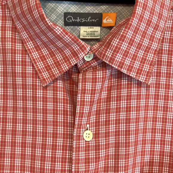 Quicksilver Red and White Plaid Button Up Men’s Large - Picture 3 of 12